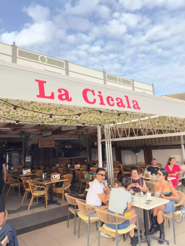 Pizza a La Cicala, ristorante sulla spiaggia a Puerto de Mogan