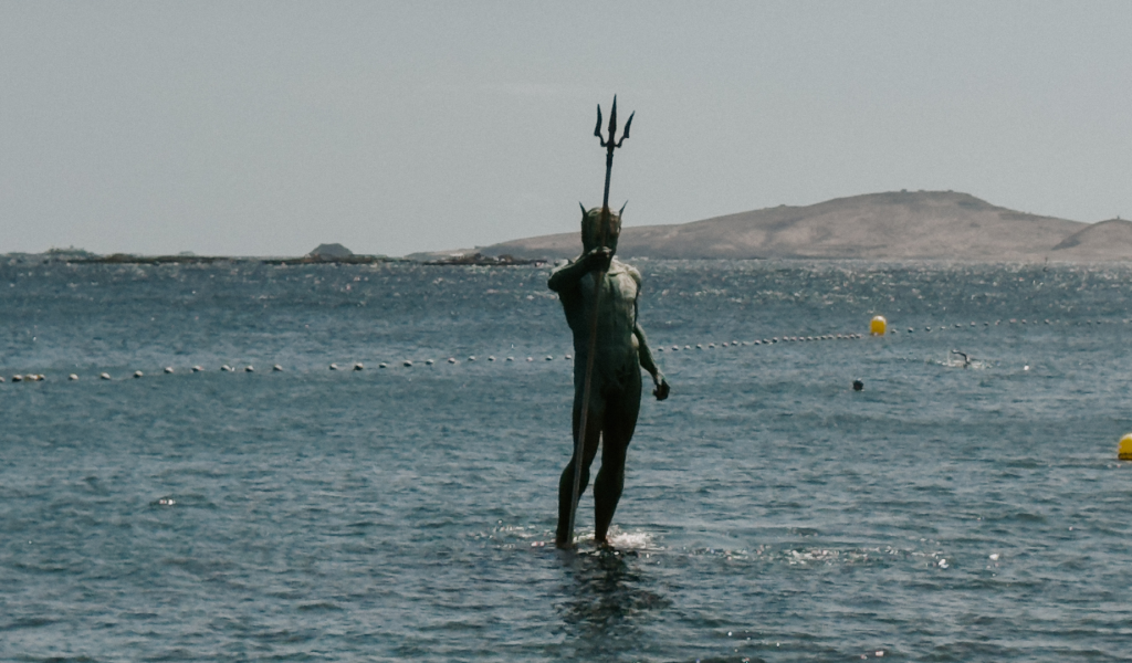 Statua del dio Neptuno a Playa Melenara, Gran Canaria