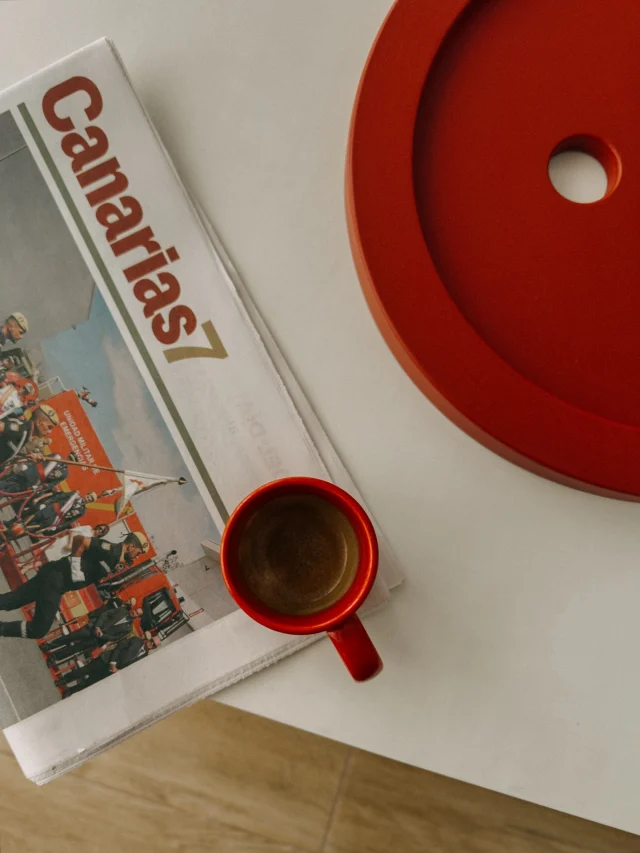 Ottobre è stato un mese che mi ha insegnato a rallentare 🧘🏻‍♂️

A guardare le cose con occhi nuovi, a lasciarmi sorprendere dai dettagli, da gesti semplici e autentici.

Ho scoperto tradizioni locali che raccontano un modo diverso di vivere, più lento, più radicato.

Ho vissuto prime volte che hanno avuto il sapore di libertà, e tramonti che sembravano fermare il tempo. 

Tra silenzi pieni di significato e giornate leggere, ho riscoperto la bellezza della tranquillità, quella che nasce dentro, quando impari ad ascoltarti davvero.

Sto imparando che la felicità non è un traguardo, ma un cammino fatto di piccoli passi, di accettazione, di presenza.

Ottobre mi lascia questo: il desiderio di continuare a cercare — e a scegliere — la serenità, ogni giorno, in ogni cosa. 

😏 Orsù! Dimmi un po’…
Cosa ti ha lasciato questo mese?